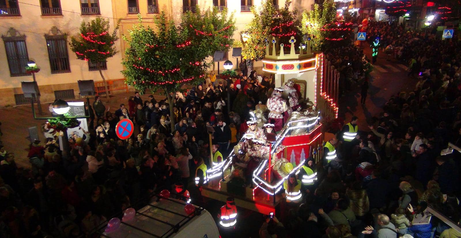 Imagen de El Ayuntamiento de Linares adelanta a mañana  la cabalgata de los Reyes Magos