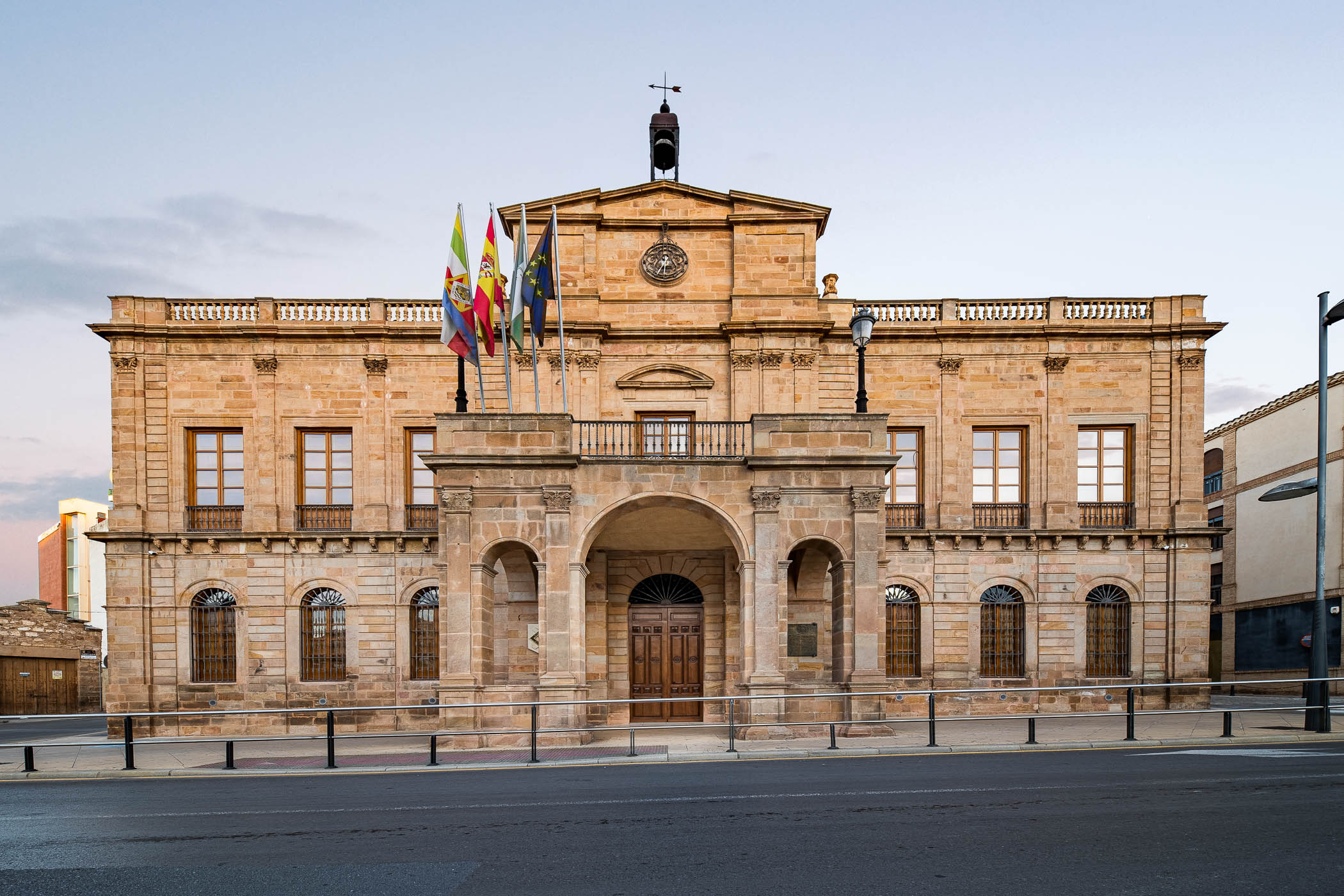 Imagen de El ayuntamiento de Linares invertirá casi 9M de euros en diversos proyectos para la ciudad