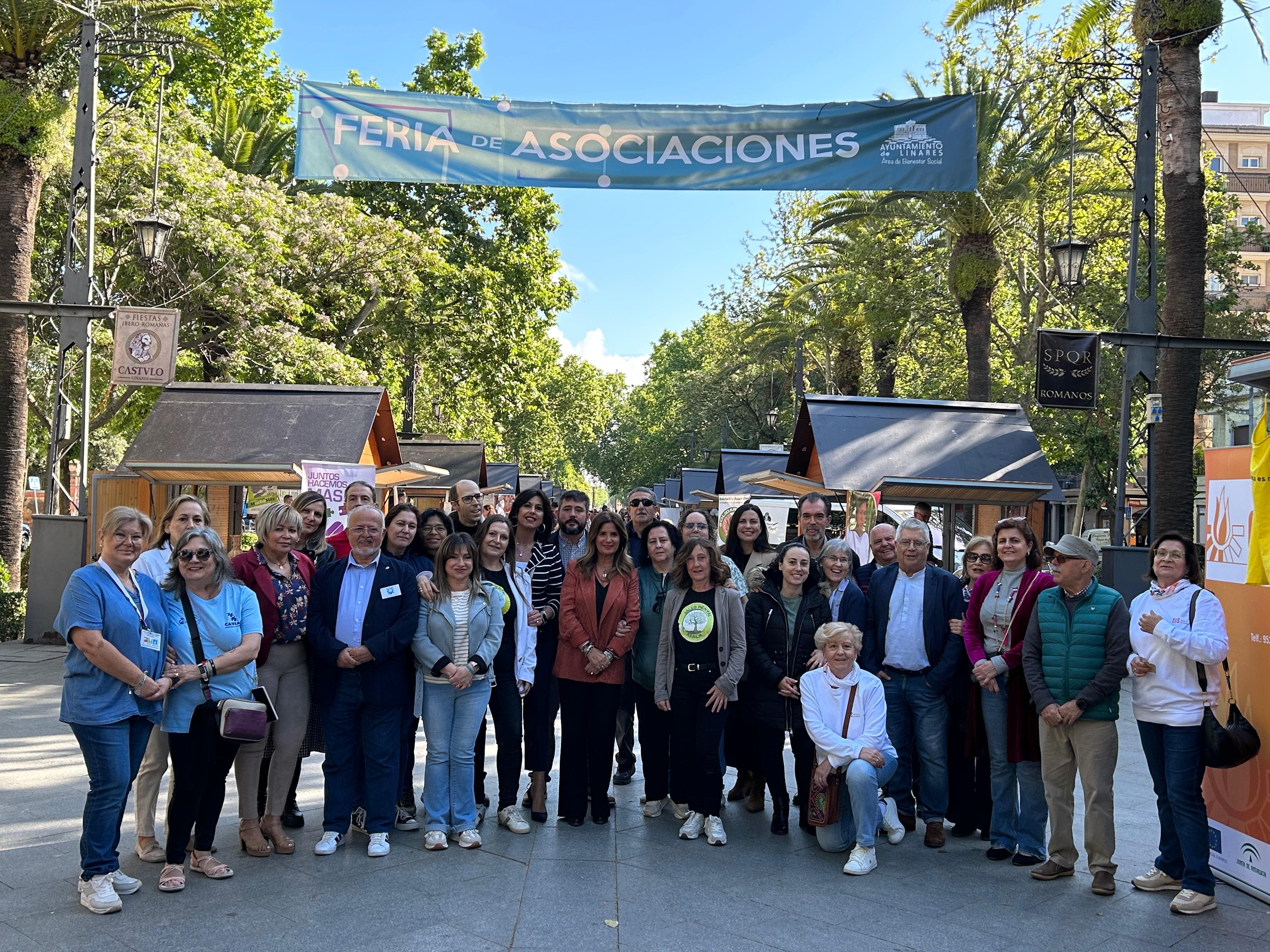 Imagen de 37 entidades participan hoy en la III Feria de Asociaciones que se celebra en el Paseo de Linarejos
