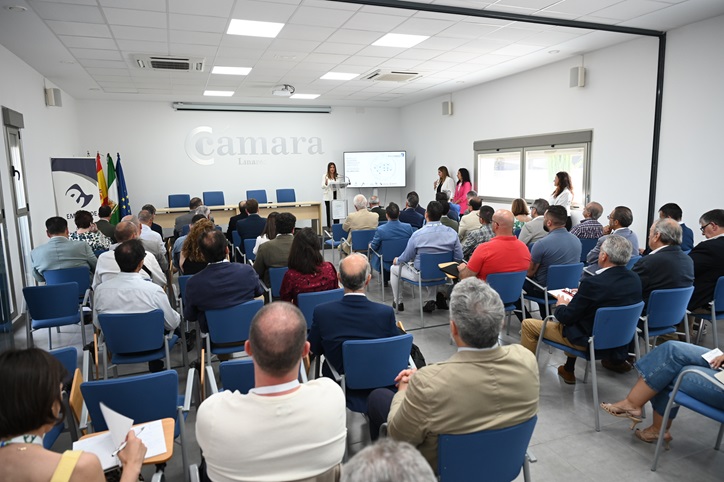 Imagen de Del Olmo señala la importancia del sector de la logística para el ámbito empresarial de Linares