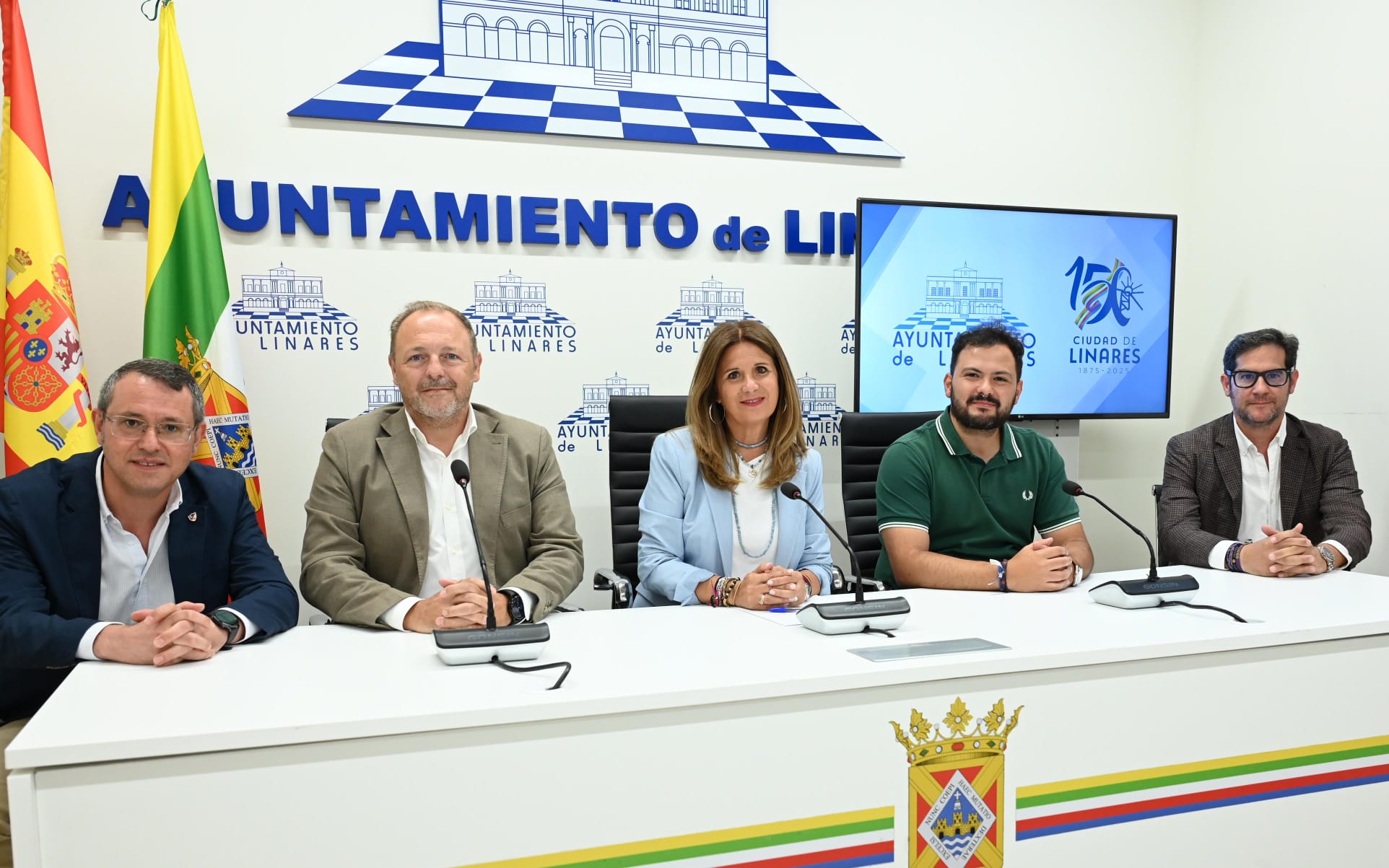 Imagen de Linares celebra su orgullo azulillo: el Ayuntamiento redobla su apoyo al Linares Deportivo en el 150 aniversario de la ciudad