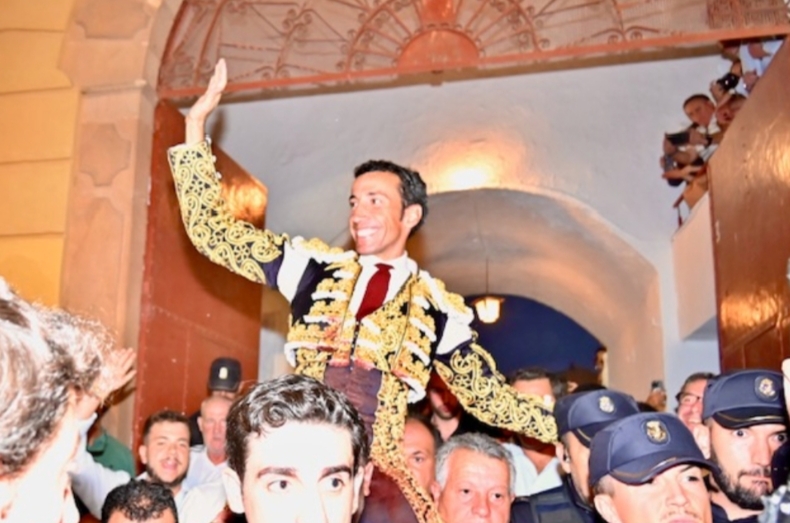 Imagen de David de Miranda, ganador del Trofeo Manolete 2025 en Linares