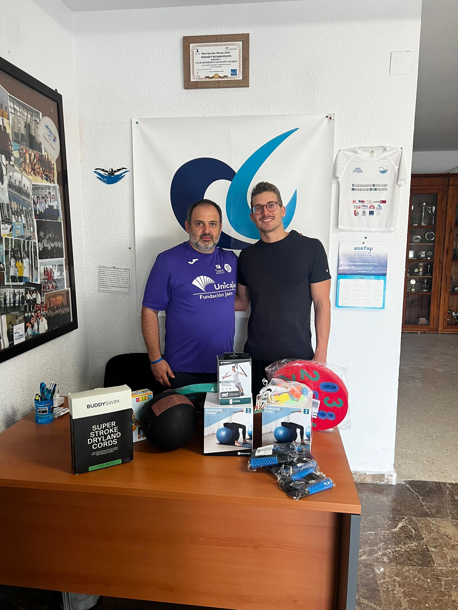 Imagen de La Asociación Magazine Digital Linares Deporte y 21 empresas locales impulsan la natación con un gran gesto solidario