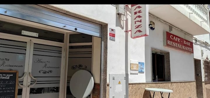 Imagen de Incendio en un establecimiento público de la Estación Linares-Baeza deja tres personas intoxicadas leves