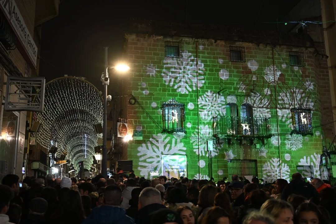 Imagen de Inauguración del alumbrado navideño llena de música y luz la ciudad