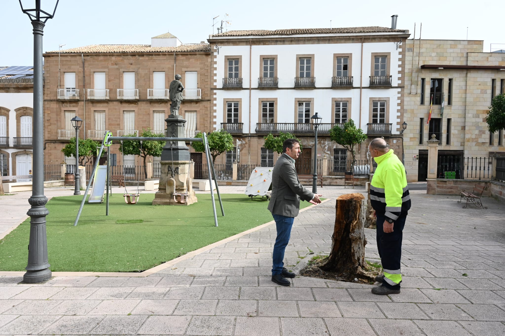 Imagen de Linares activa un plan de choque para renovar el arbolado dañado por el temporal