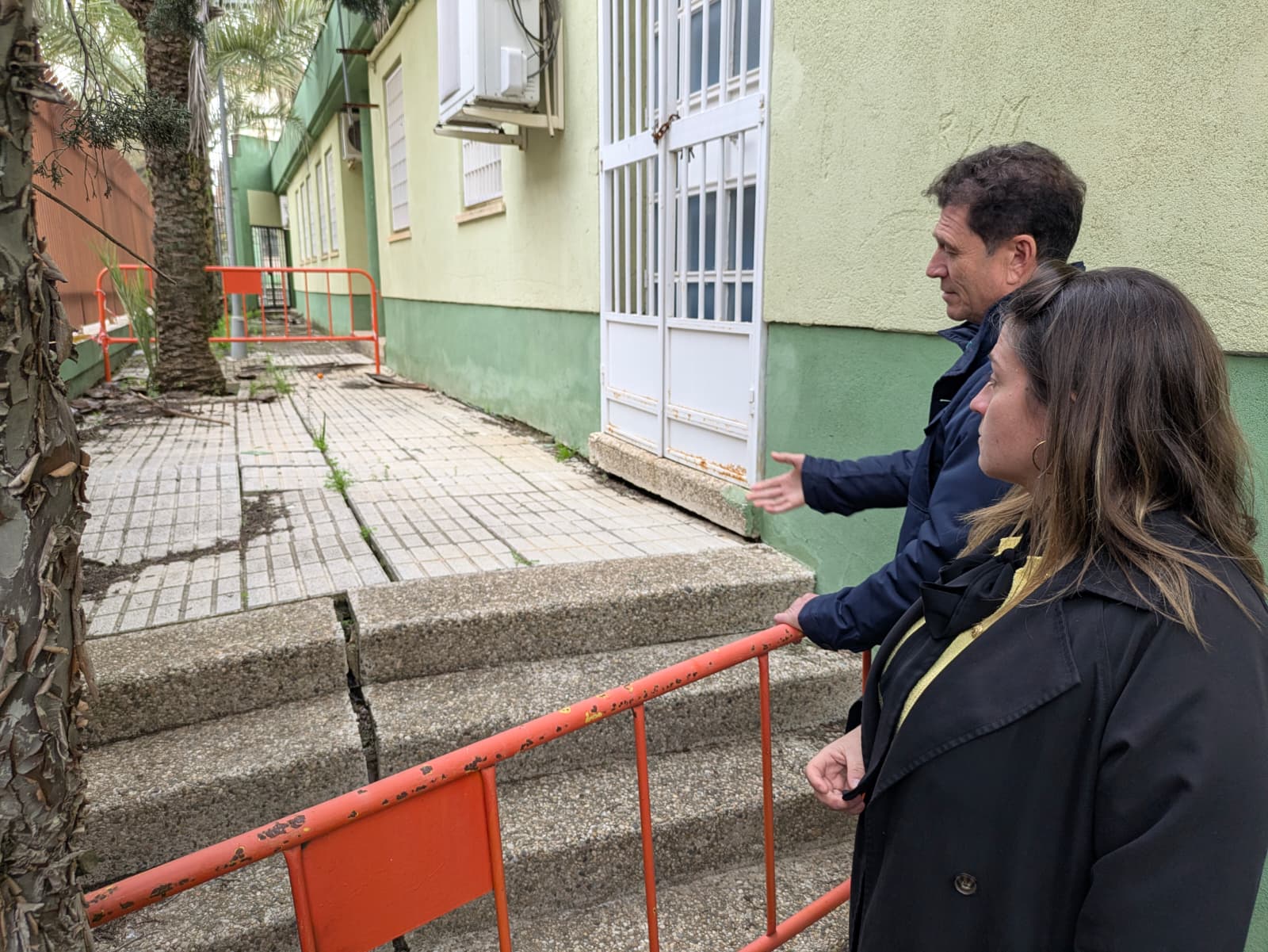 Imagen de El abandono del Centro Social de Arrayanes reaviva la indignación vecinal