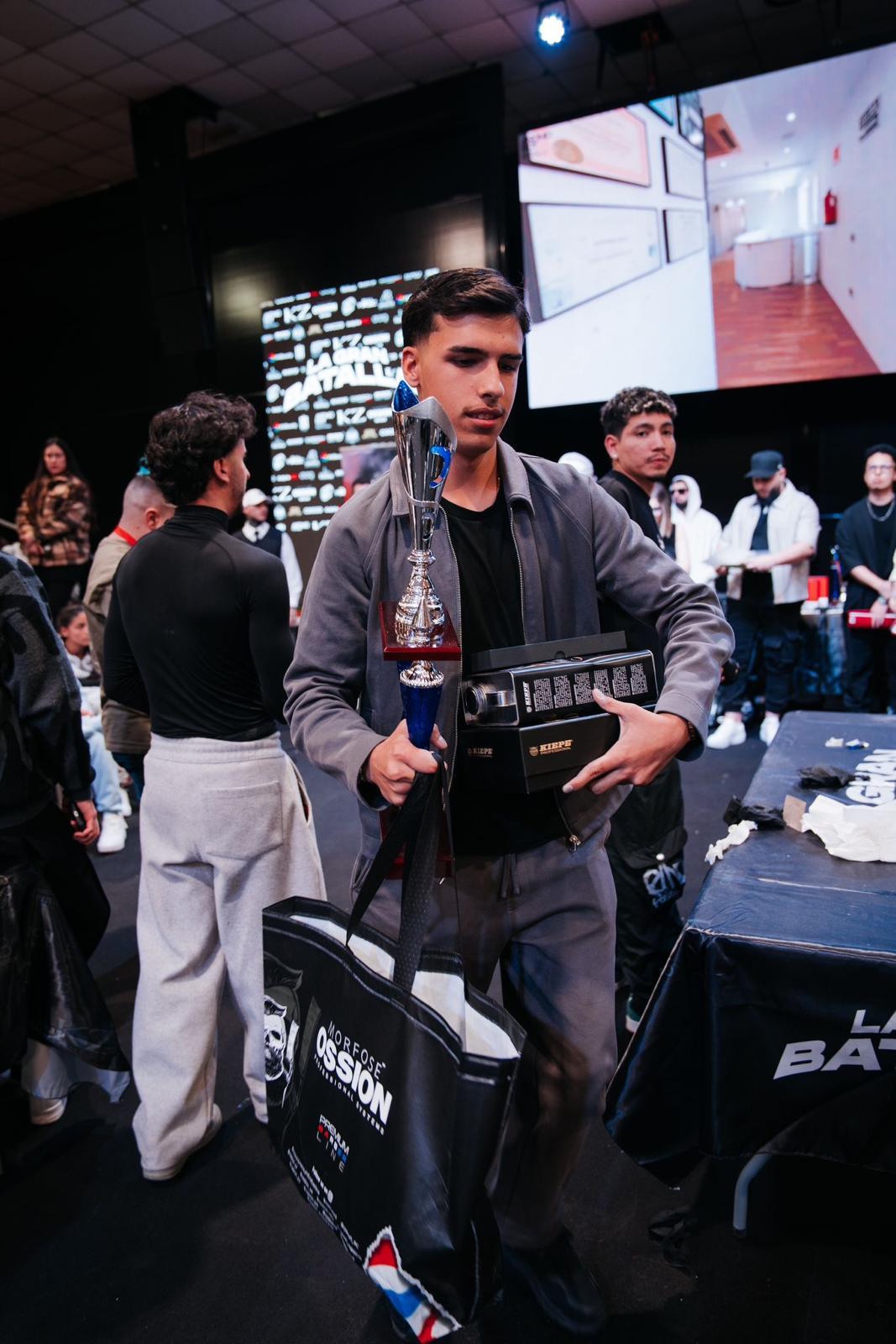 Imagen de Un linarense conquista Granada: David Navarrete se corona como la gran promesa de la barbería nacional