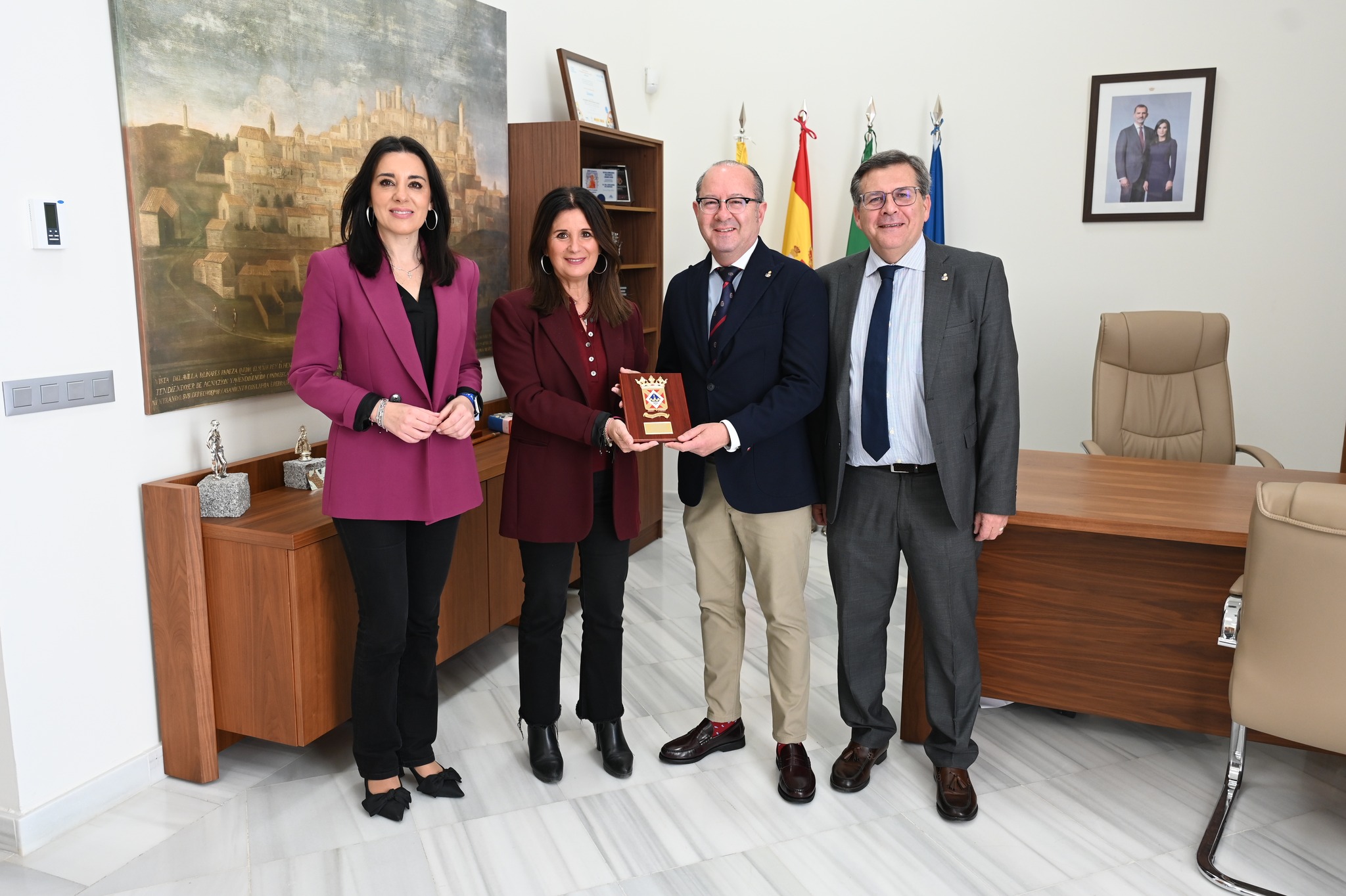 Recepción oficial al pregonero de la Semana Santa de Linares 2026 en el Palacio Municipal