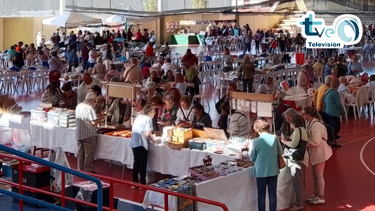 Imagen de Linares celebra el arte del encaje de bolillos en una gran concentración nacional