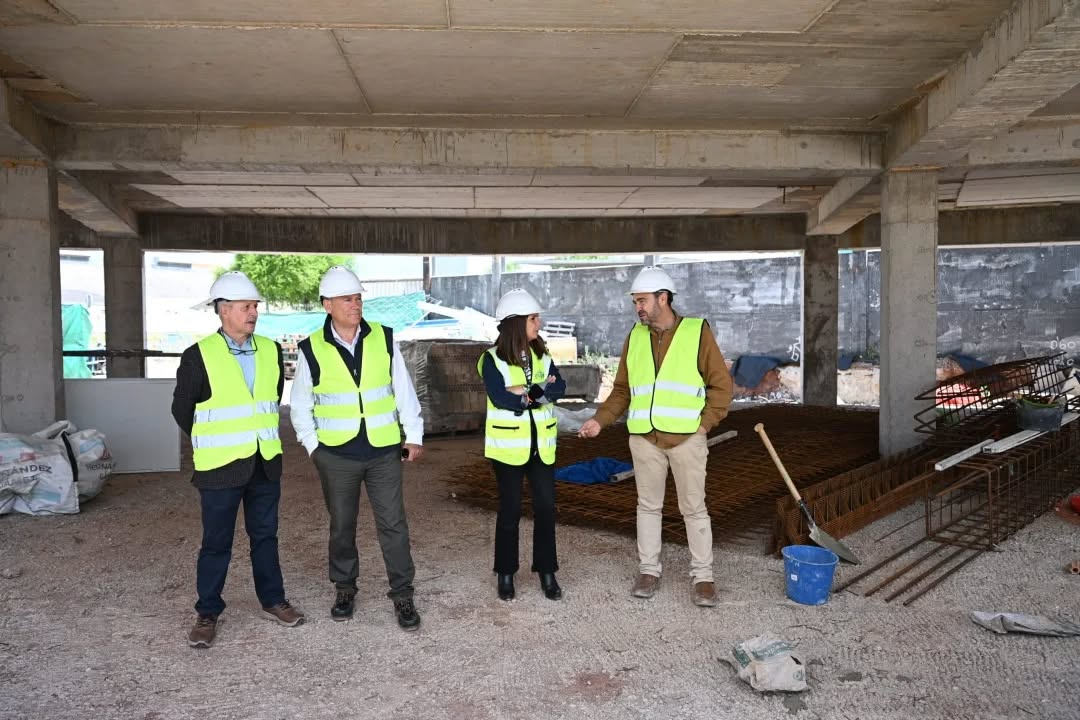 Imagen de Supervisión institucional en Linarejos: avance firme en la renovación del histórico estadio