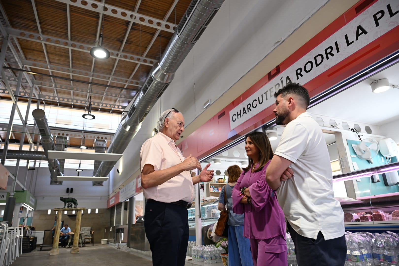 El Mercado de Abastos de Linares estrena un nuevo sistema de climatización adiabática para mejorar el confort de comerciantes y usuarios