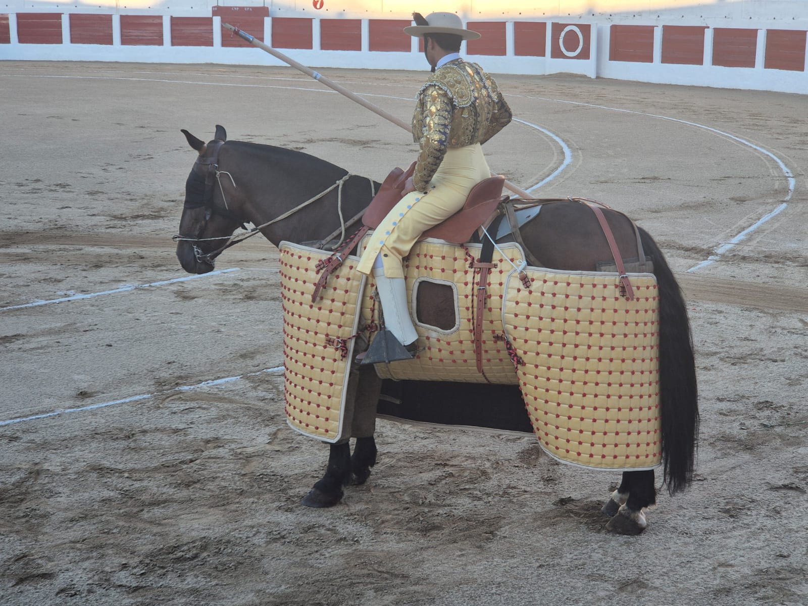 Imagen de La Peña Tercio de Varas deja desierto su trofeo al mejor tercio de varas y reclama un cambio de rumbo para la Plaza de Linares