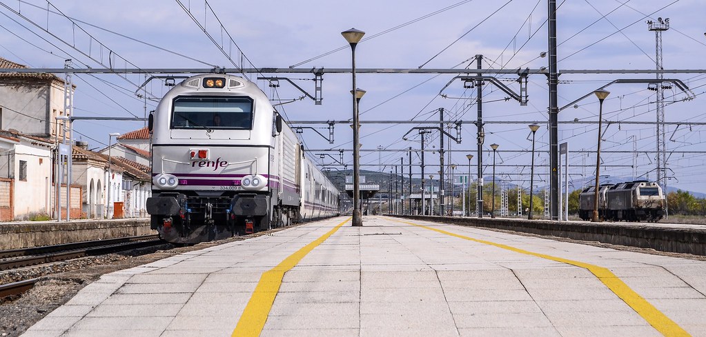 Imagen de VOX denuncia el “agujero negro” ferroviario de Jaén y valora soluciones tras reunirse con el Comité de Empresa de ADIF en Jaén
