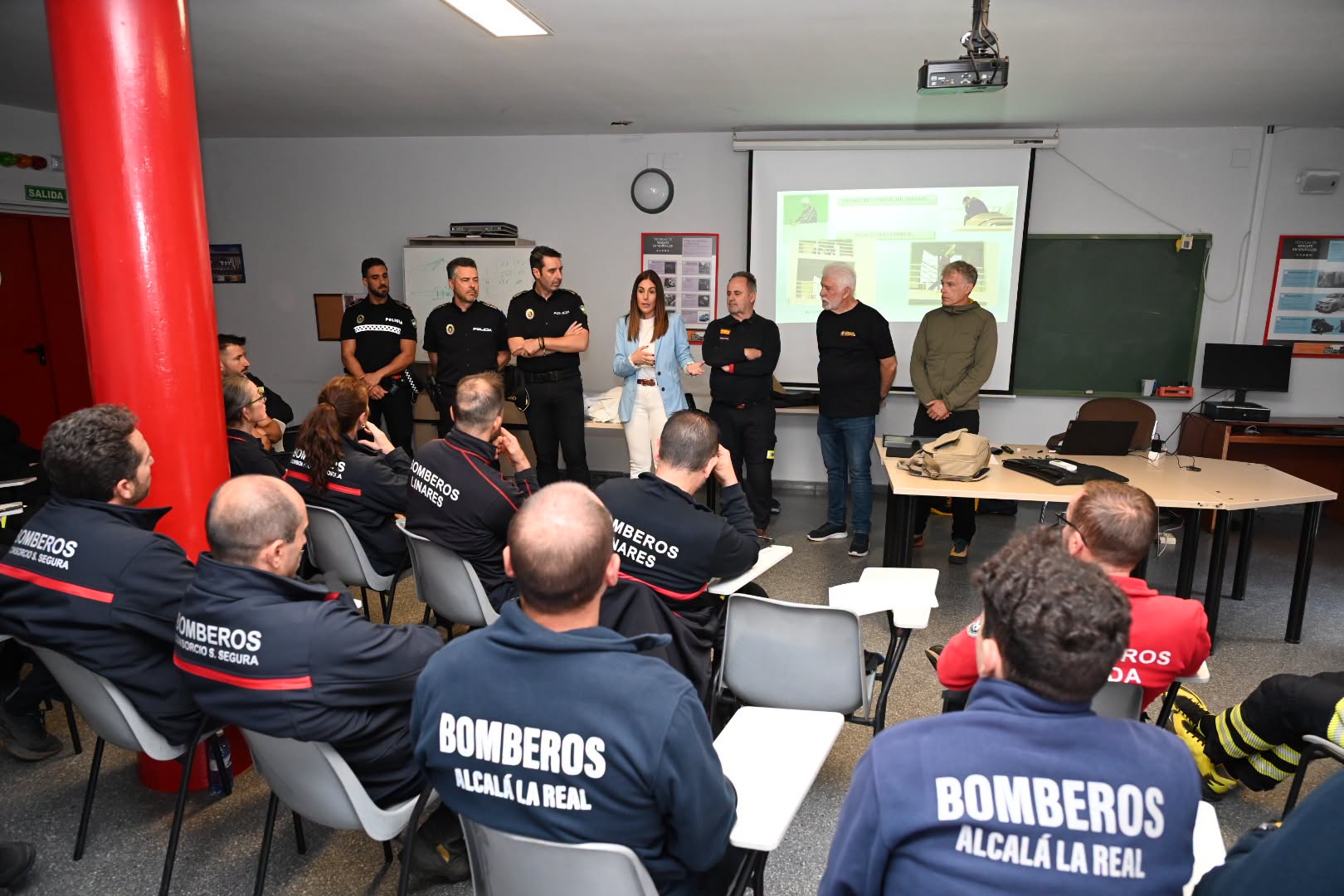 Imagen de Linares forma a bomberos y policías locales en la intervención ante tentativas de suicidio