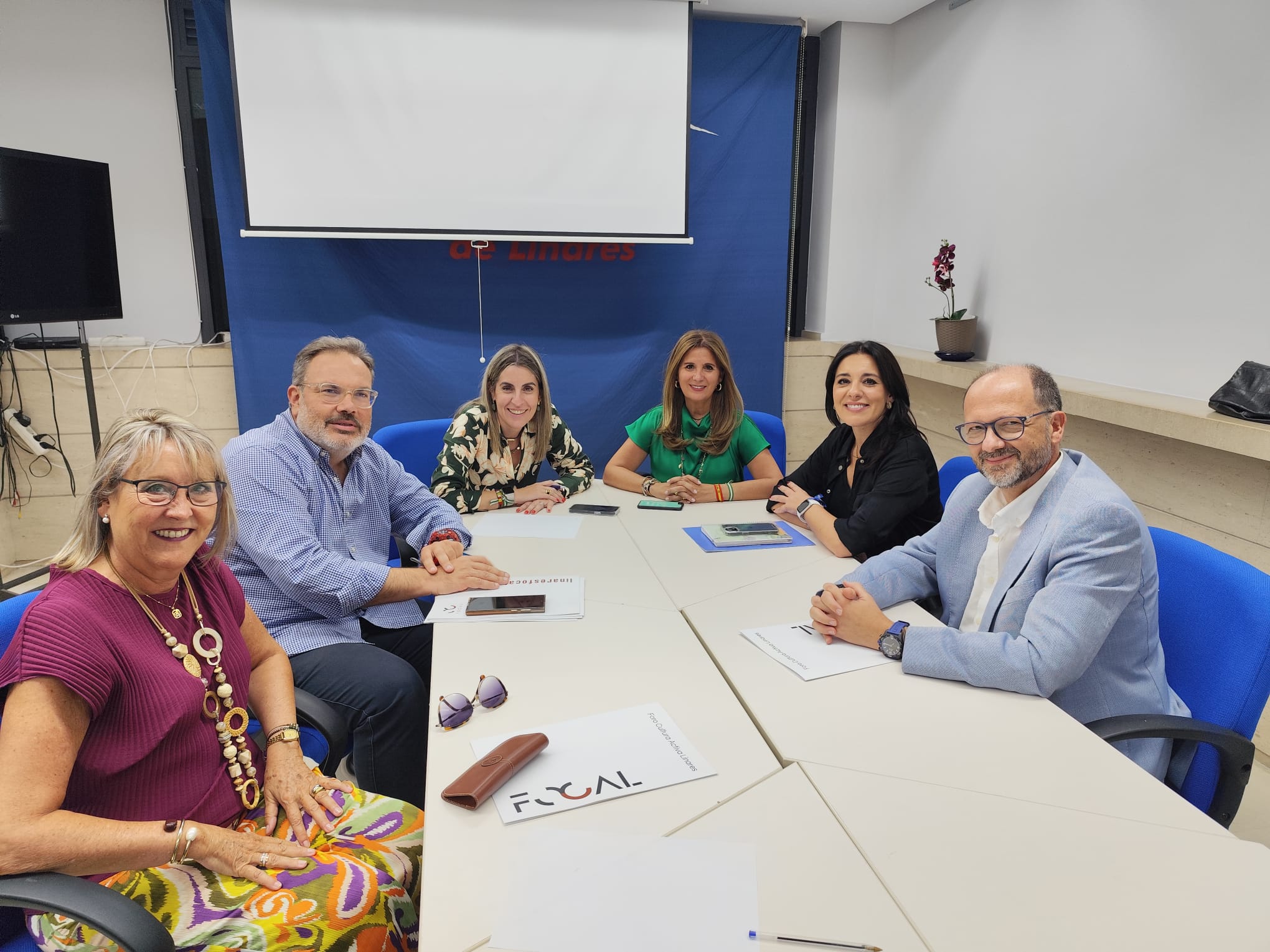 Imagen de El PP de Linares mantiene una reunión con la Asociación cultural FOCAL con el objetivo de recoger sus propuestas e iniciativas