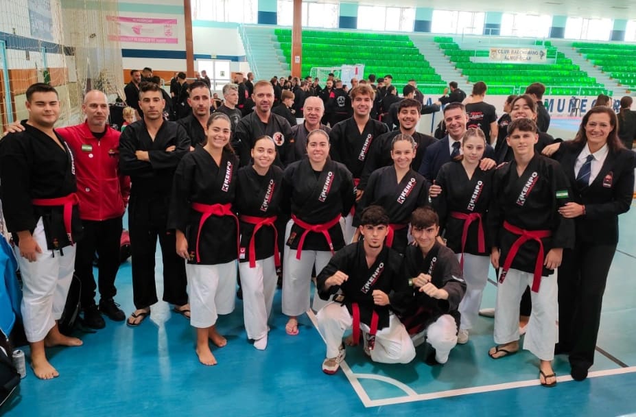 Imagen de El CD Estudio Martos regresa con 55 medallas del Campeonato Andaluz de Kenpo