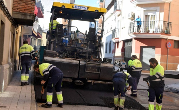 Imagen de Malestar de los socialista por el asfalto realizado por el Partido Popular en algunas calles