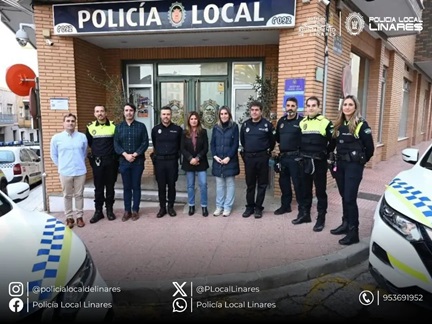 Imagen de 8 agentes de Policia Local de Linares realizara tareas de apoyo de forma voluntaria en Valencia