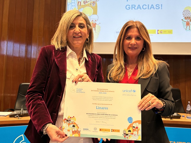 Imagen de La alcaldesa recoge el reconocimiento de Linares como Ciudad Amiga de la Infancia de UNICEF