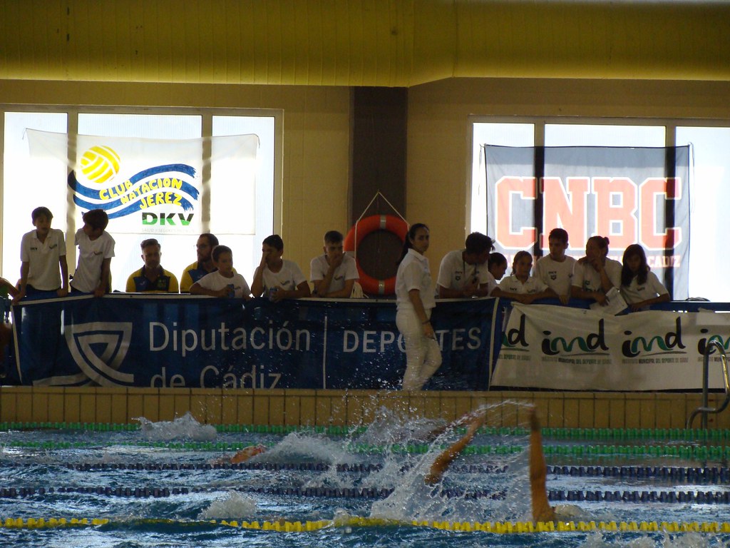 Imagen de Dos nadadoras Linarense a la final B de los 200 Espalda